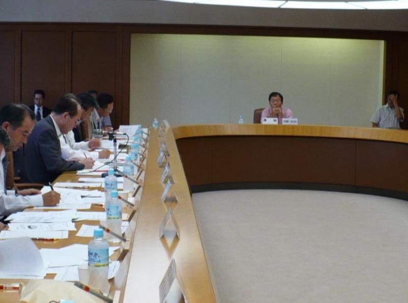 講演の様子:日本銀行仙台支店 安永隆則氏(前仙台支店長)