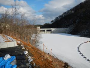 2月14日（左岸側から堤体）