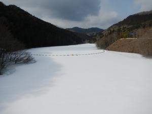 2月22日（堤体からダム湖）