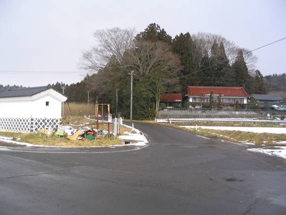 分岐点（県道側）の写真