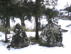 山神・水神の石碑