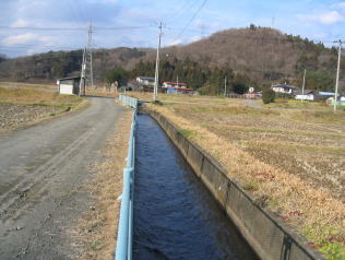 田園を流れる黒沢尻用水