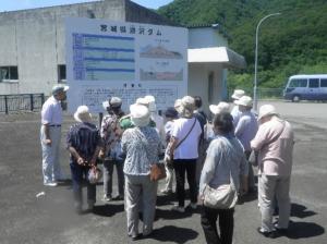 ダム展望台での概要説明