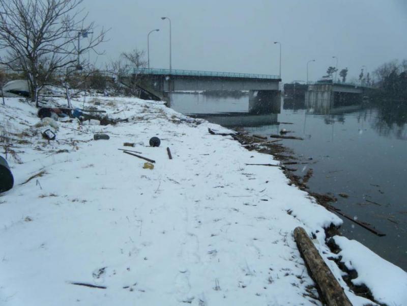 定川大橋被災状況の写真1です。