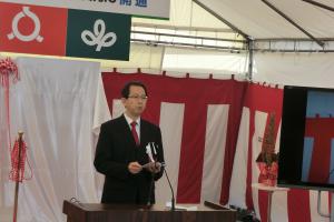 内堀雅雄福島県知事による主催者挨拶の写真です。