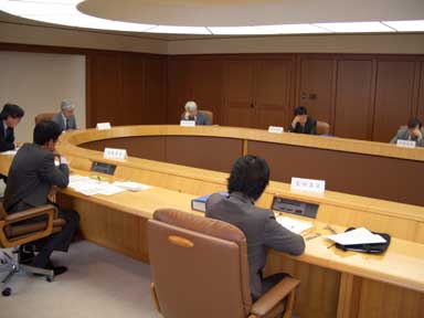 第6回公共事業評価部会の審議の様子_1