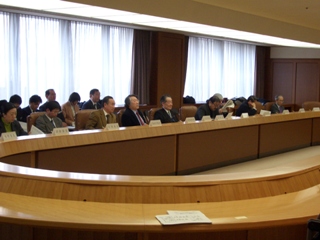 行政評価委員会の審議の様子(その2)