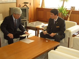 公共事業再評価の答申の様子1