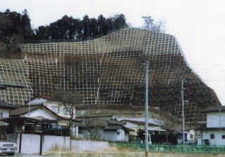 大欠山西側斜面の復旧の様子