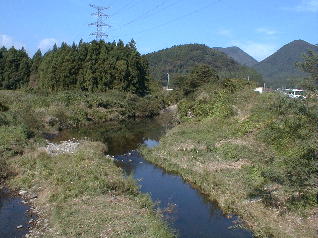 宮床ダム下流の写真です