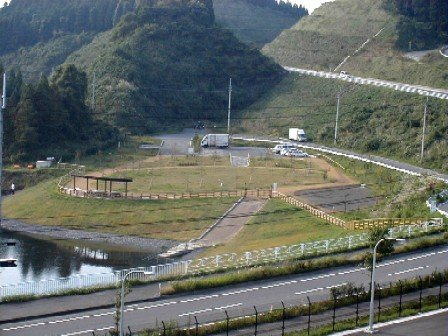 惣の関ダム湖畔公園の全景写真です