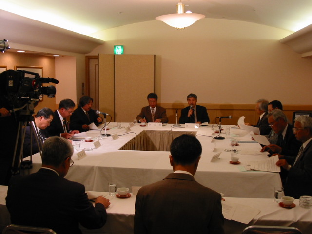 写真：会議の様子