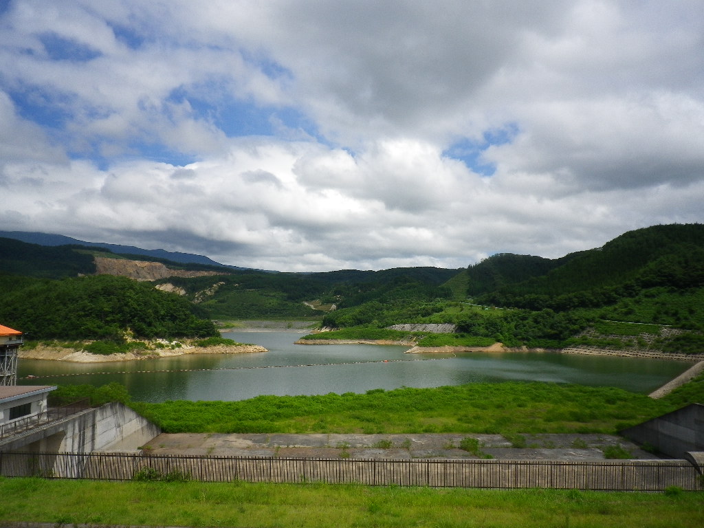 荒砥沢ダムの外観