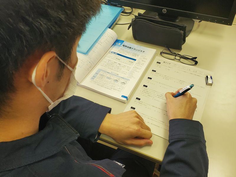 電子工学の授業風景1