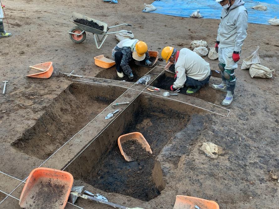 写真4遺構の掘り下げ状況