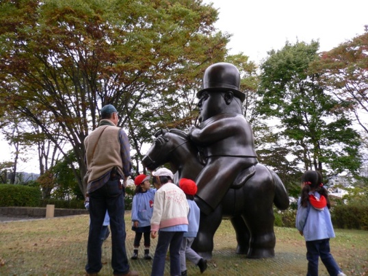 美術館探検の様子