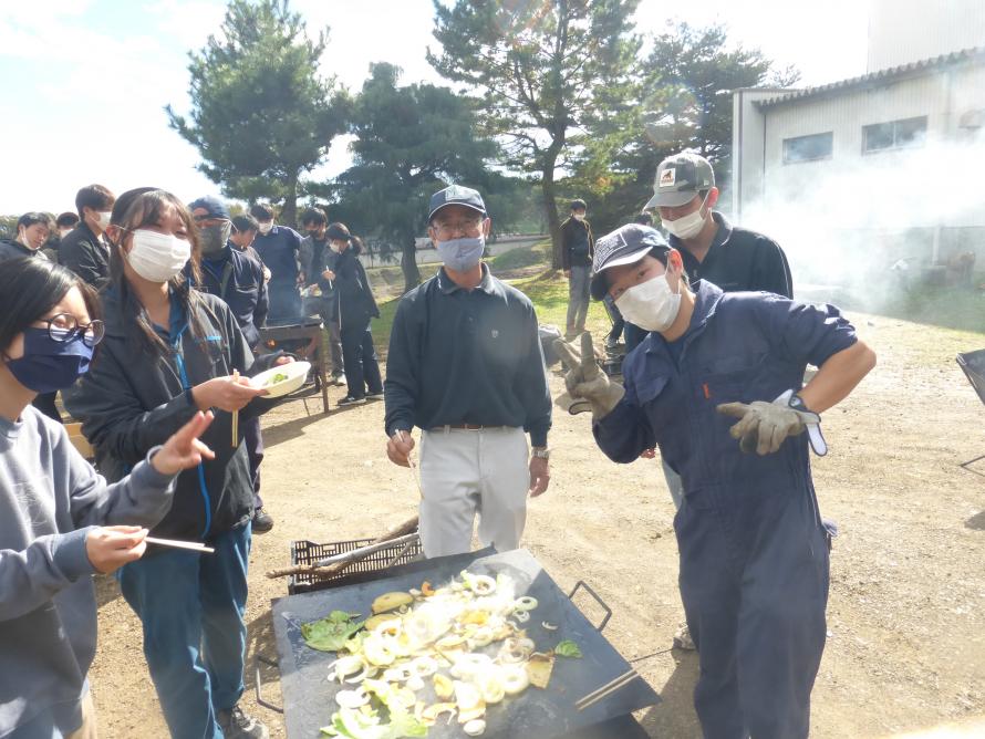 イチゴの親株定植作業