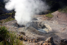 椎名勇仁　《火山焼》（作業風景）