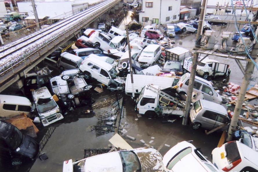 【多贺城市】被海啸冲走的汽车