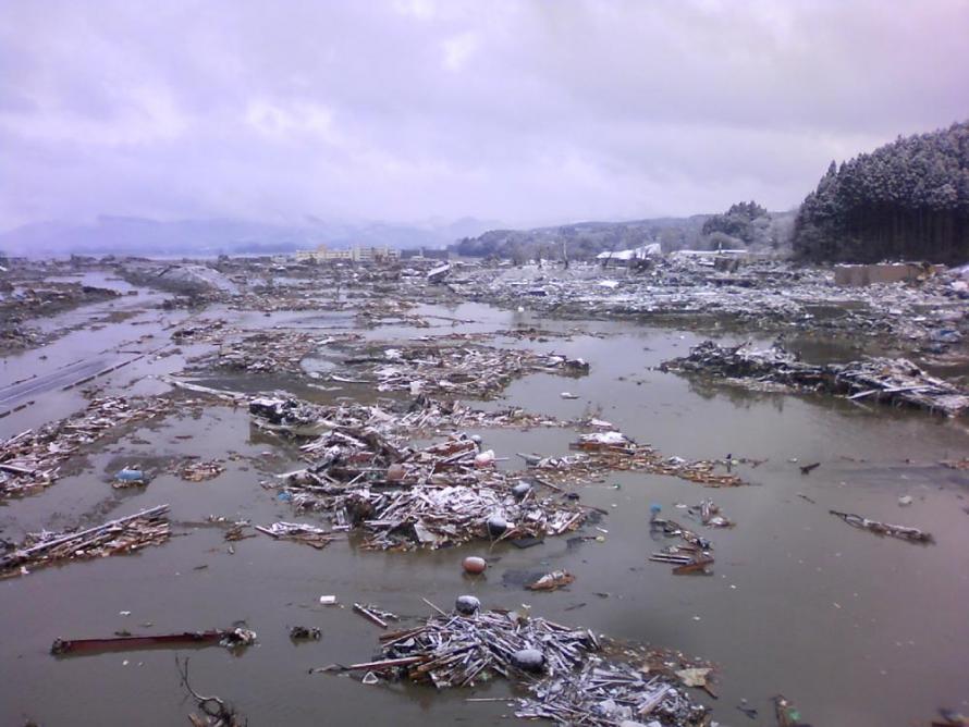 【南三陆町】海啸袭来后的南三陆町（3月11日，从南三陆联合办公大楼的屋顶拍摄）