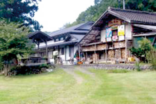 里山民宿かじか村