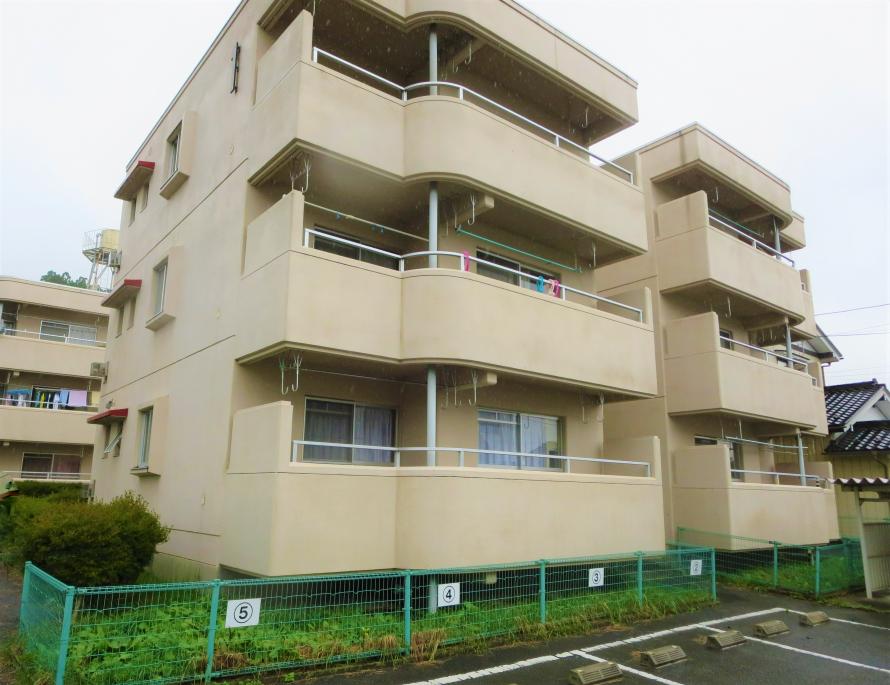南気仙沼教職員宿舎前面