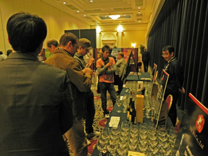 Participants enjoying Miyagi痴 sake